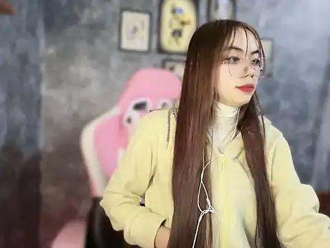 Suki_99 élő XXX-chatje