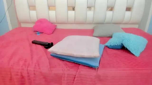 mask_red_girl Adlı Modelin Canlı XXX Sohbeti