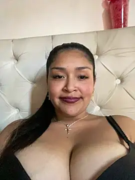 Aurora_fire1のライブXXXチャット