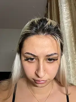 Kylie_One Webcam show