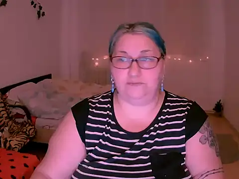 BlondyBigBoobs Adlı Modelin Canlı XXX Sohbeti