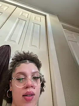 QueenNuttCollector 라이브 XXX 채팅