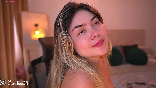 Lau_Bee Live XXX Chat