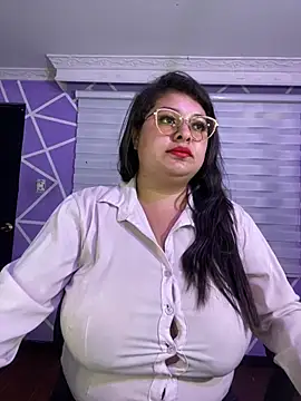 MiiaaJoness' Webcam Show