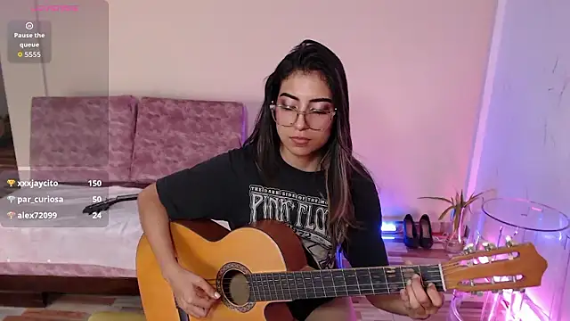 Chat XXX en directo de Susanahendrix