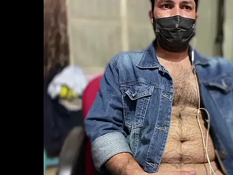 CrouchingDick: онлайн-секс-чат