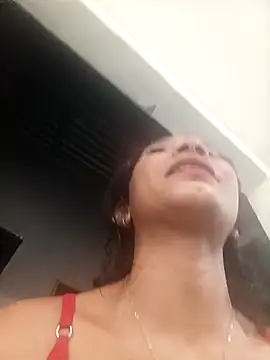 chikivivi- Show in webcam