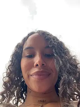 MarieLeon: онлайн-секс-чат