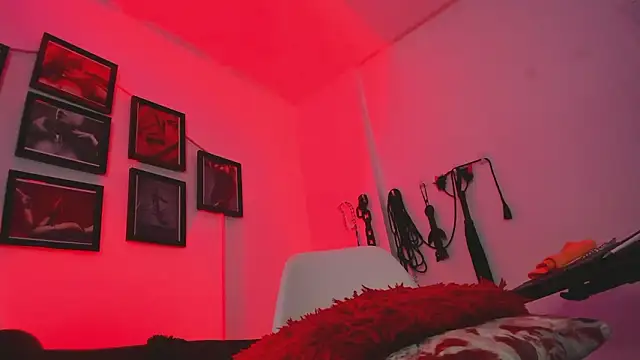 MistressNyx_cg: онлайн-секс-чат