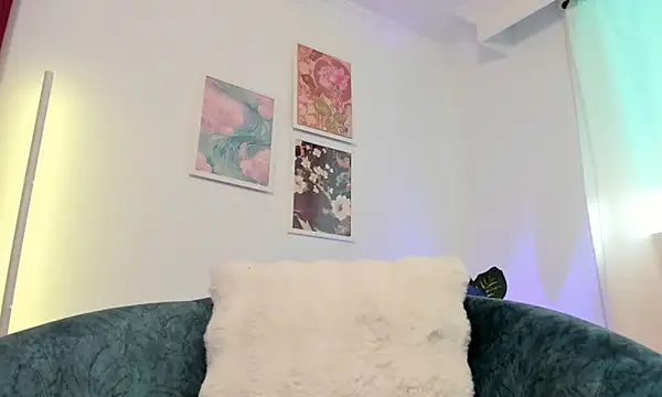 canelleGarces: онлайн-секс-чат