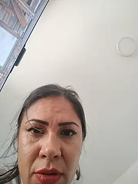 Chat XXX ao vivo de KittyHoleshot87