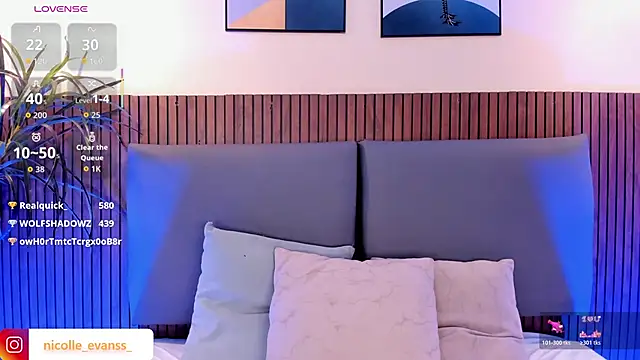 Živý XXX chat NicolleeEvanss