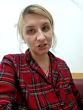 Chat +18 de KaylinJan ao vivo