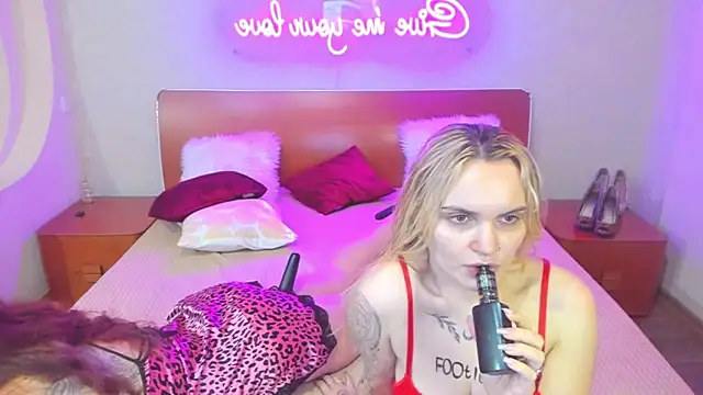 MagicEyess' Live XXX Chat