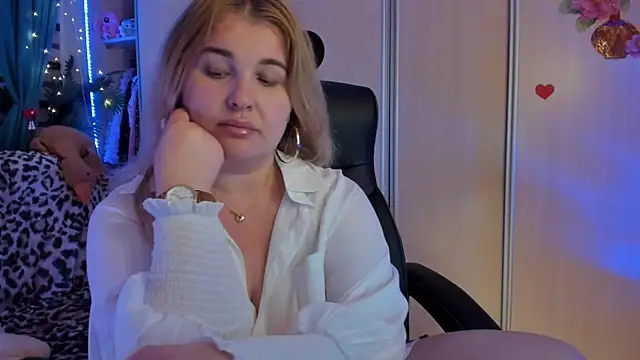 CoraSwon élő XXX-chatje