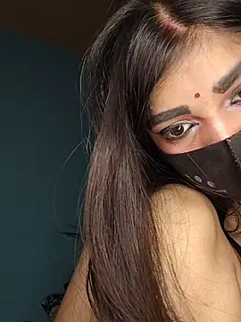 Riya_35_sexy webkamerás műsora