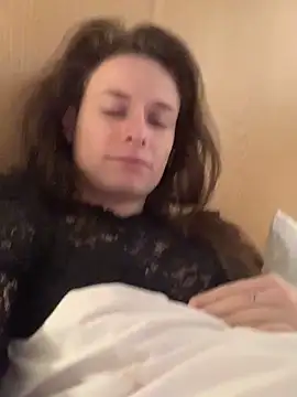 GoldenPussy1329 élő XXX-chatje