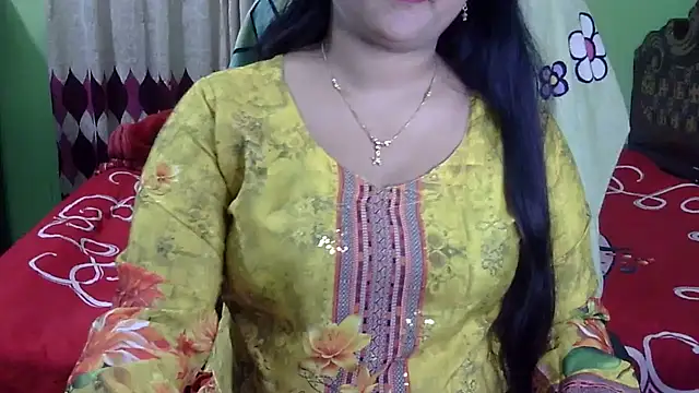 BengaliQueenStar élő XXX-chatje