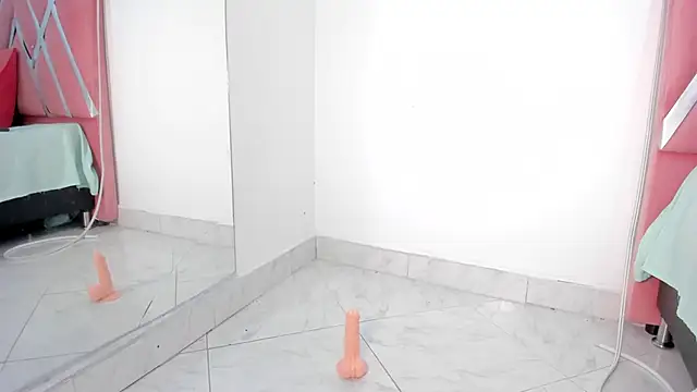 Chat +18 de victoriavelasquez_ ao vivo