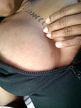 Kandeefooxxx Adlı Modelin Canlı XXX Sohbeti