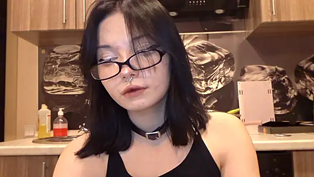 Goth_cute Adlı Modelin Canlı XXX Sohbeti