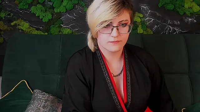 Show modela ABSI_GLITCH na web-kameri