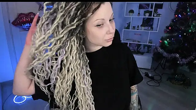 HoneySallyMoore 现场XXX聊天