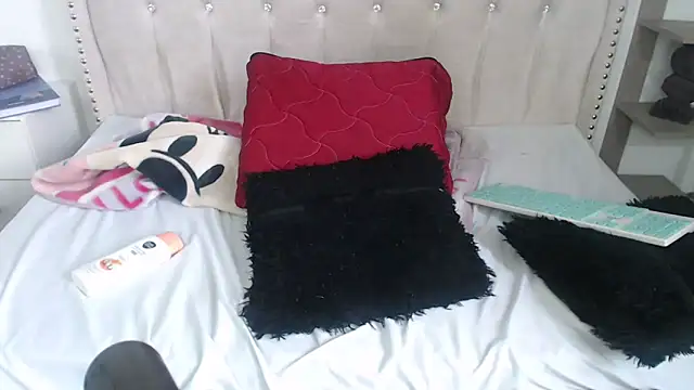 Chatroom XXX en direct de Hanna_Fox_69