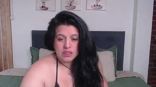 Chatroom XXX en direct de Andrea_secret_