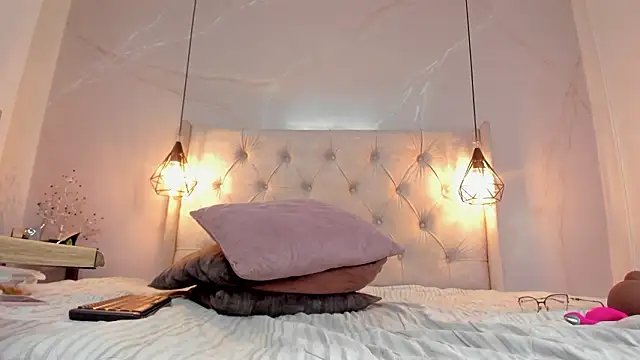 Chatroom XXX en direct de SakuraLee_