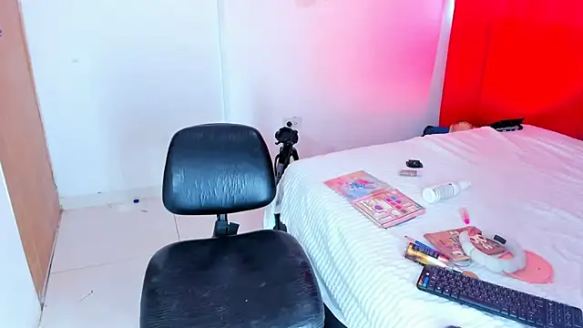 Emily_Coper18 Live XXX Chat