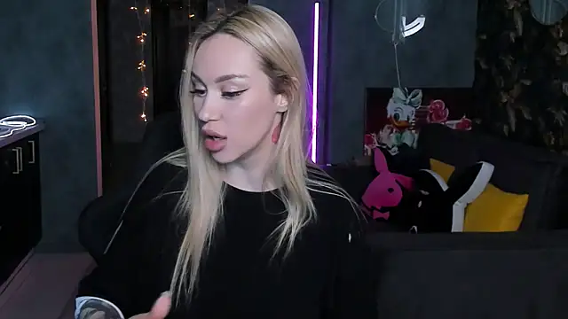 Blckmirrorr's Live XXX Chat