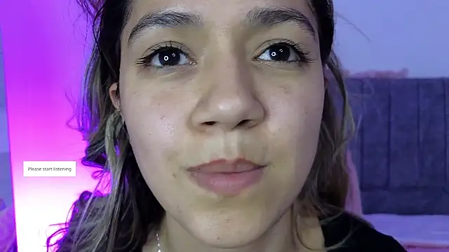 Show modela _clair_ na web-kameri