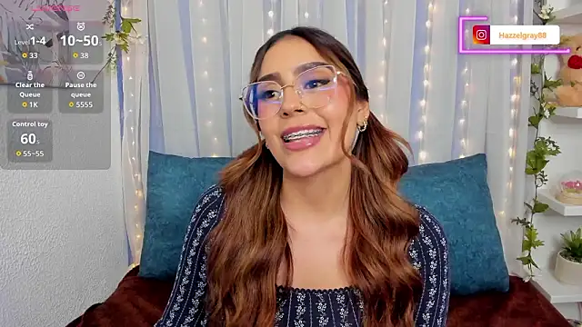Chat XXX en directo de HazzelGray