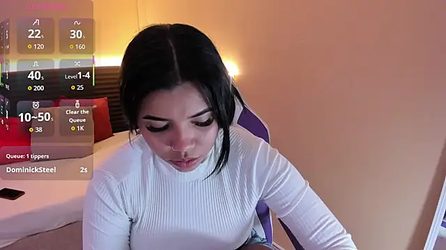 Lucy_Strong Chat XXX in diretta