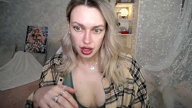 NickyAdamidi 即時 XXX 聊天