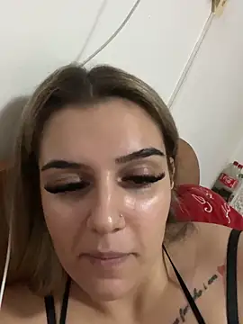 CrazyJessika 即時 XXX 聊天