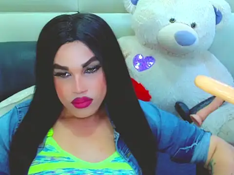 NharaBigCock: διαδικτυακό σόου στην κάμερα