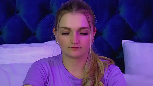 Chatroom XXX en direct de AnnyRaii