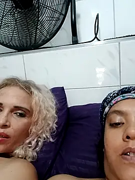 2Juicy_pussy Adlı Modelin Canlı XXX Sohbeti