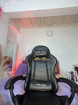 karinacortes élő XXX-chatje