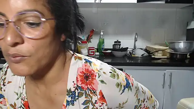 kateleyagrey élő XXX-chatje