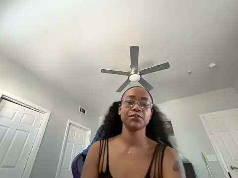 Chatroom XXX en direct de RylReese