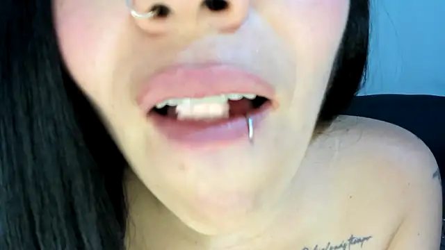 Tania_mature 即時 XXX 聊天