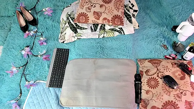 Chat +18 de Eilin_clio ao vivo