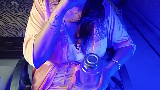 ShylaGill Pertunjukan Webcam