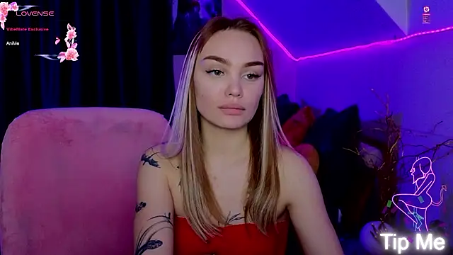 KitsyMoore live XXX chat