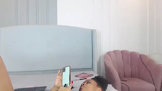 ChantalGarner live XXX chat