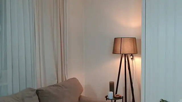 LittleNicolee's Live XXX Chat