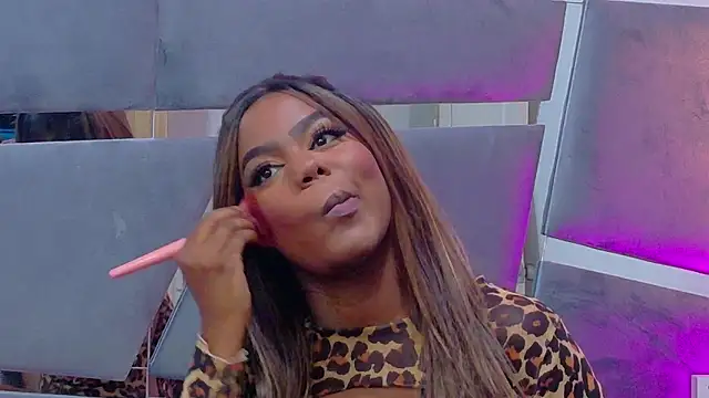 LorraiineJohnson's Live XXX Chat